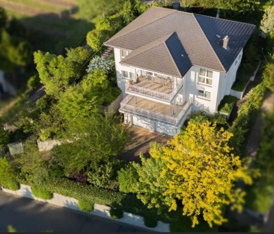 Exklusive Villa in bester Lage an den Weinbergen von privat.