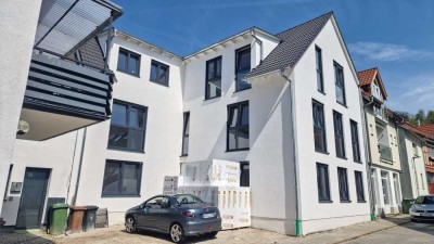 Neubau: Moderne 2-Zimmerwohnung im Dachgeschoss eines Mehrfamilienhauses in Weinheim-Sulzbach