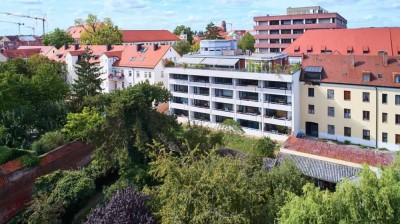 Geschmackvolle Hochparterre-Wohnung mit zwei Zimmern sowie Balkon und EBK in Landshut