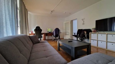 Geräumige, helle 2-Zimmer-Wohnung mit Sonnenbalkon in Düsseldorf
