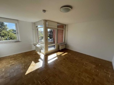 2 Zimmer wohnung mit Einbauküche.