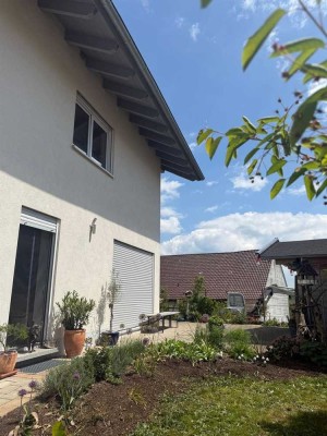 Modernes Einfamilienhaus mit PV-Anlage, Garten und viel Platz in ruhiger Lage von Steinhausen