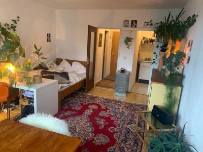 Geschmackvolle 1-Zimmer-Hochparterre-Wohnung mit Balkon in Bonn