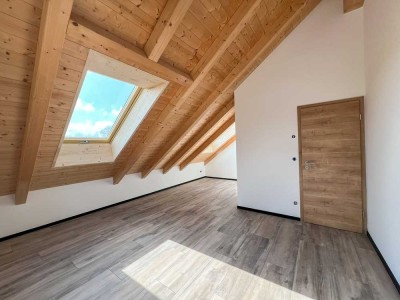 Energieeffizientes Dreifamilienhaus zum Selbstausbau und mit zusätzlichem Baugrundstück