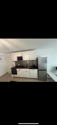 Neuwertige Wohnung mit einem Zimmer und EBK in Dreieich