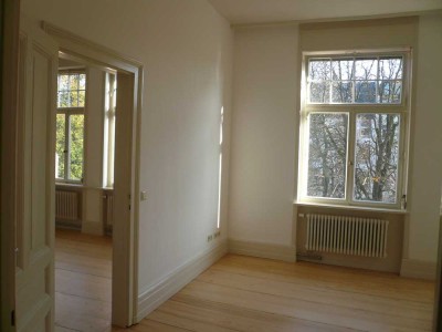 Max. 5 Jahre befristet: elegante 3-Zimmer-Wohnung mit Balkon im 2. OG im Nordend-Ost