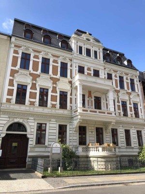 Augustastraße! Wunderschöne 4-Raum-Maisonettewohnung im Dachgeschoss, mit Wannenbad & Ausblick!