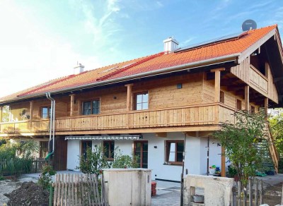 Geschmackvolle 4-Zimmer-Maisonette-Wohnung mit geh. Innenausstattung mit Balkon und Gartenanteil