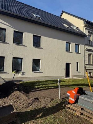 Geräumige 4-Zimmer-Wohnung - Erstbezug !