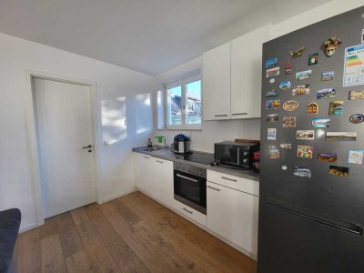 Renovierte, ruhige 2 Zimmer Wohnung mit großem sonnigen Balkon in Berg am Laim