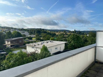 Schöne 3 Zimmer Wohnung über den Dächern