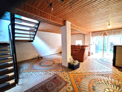 Großzügiges Familienhaus mit Fotovoltaikanlage und Garten 
  in Tholey OT