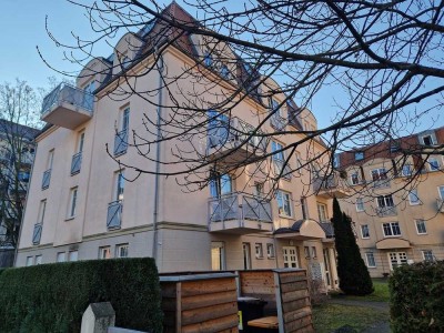 Schöne 4-Zimmer-Erdgeschosswohnung in Dresden-Striesen mit Terrasse