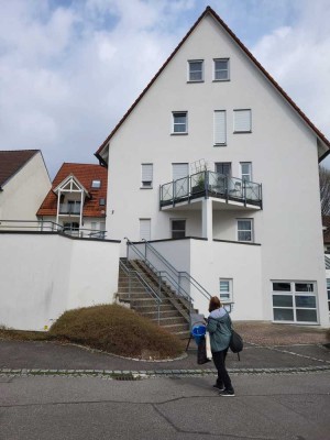PROVISIONSFREI !! Sonnige 2 1/2 Zi. ETW, Balkon u. TG-Platz in Ilsfeld