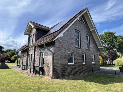 Modernes Einfamilienhaus mit großzügigem Grundstück