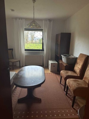 Helle, möblierte 1-Zimmer-Souterrainwohnung zur Teilzeitvermietung in Wiesbaden