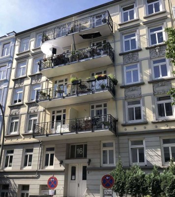 Altbauwohnung im Herzen von Eppendorf!