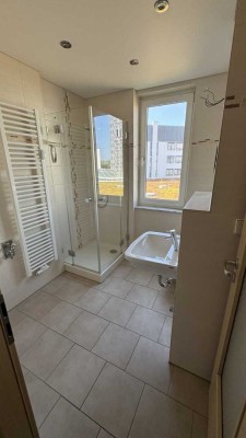 Top Infrastruktur + 2-Raum-WE - Balkon & TG-Stellplatz, top Anbindung, Aufzug, Einbauküche