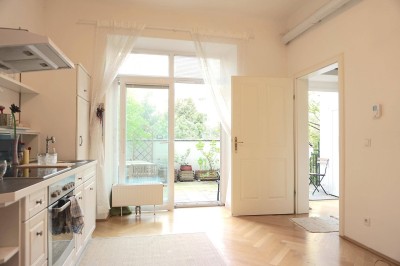 Nähe Hamerlingpark: Charmante Innenhof-Terrassenwohnung + Prachtvolle Altbaufassade + kompakter Grundriss + hofseitig