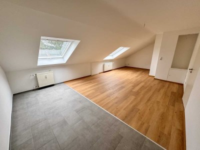 Helle 2-Zimmer-DG-Wohnung in ruhiger Lage von Eschborn!