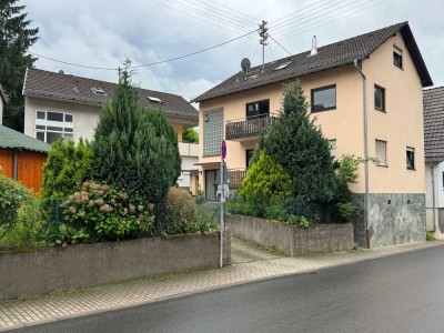 2- und 3-Familienhaus auf großzügigem Grundstück in guter Wohnlage von Schriesheim-Altenbach