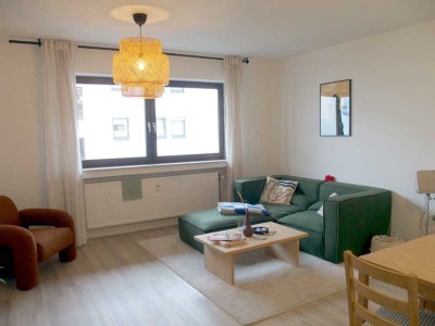 **Einzelperson oder Paar gesucht** Schöne 3-Zi.-Whg. mit Ostbalkon u. TG-Stellpl. in Citylage