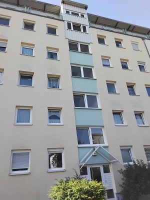 Renovierungsbedürftige Wohnung in Nürnberg braucht neuen Glanz!