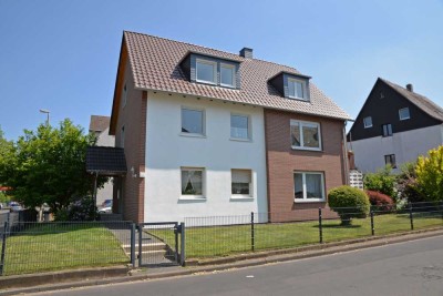 Ruhige Dachgeschosswohnung mit Einbauküche in zentraler Lage ab 01.12.2025