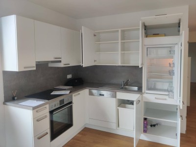Moderne, möblierte, klimatisierte 2 Zimmer Wohnung mit Loggia bei Längenfeldgasse U-Bahn