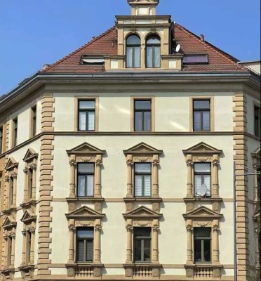 Ein - Zimmer-Wohnung in Leipzig-Kleinzschocher – Vermietetes Investment in saniertem Altbau.