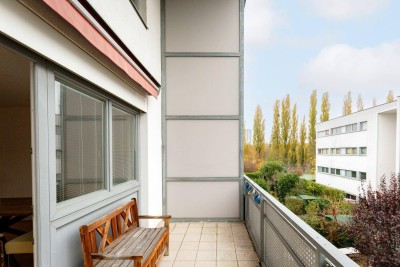 Schöne 3 Zimmer-Maisonette mit großer Loggia I Pool und Garagenplatz vorhanden