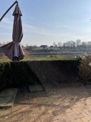 Erdgeschoss Wohnung mit Kanalblick