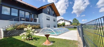 *SCHNÄPPCHEN* Traumhaftes 1-2 Familienhaus mit Pool und Gewaltiger Aussicht in TOP-Aussichtslage