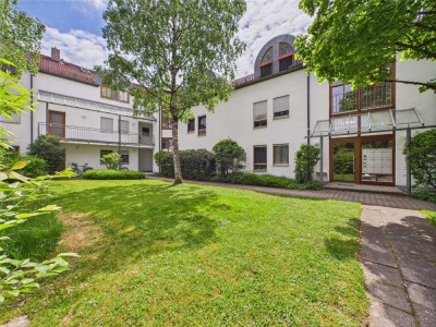 Am Karneidplatz in Harlaching:
Helle 3-Zimmer-Wohnung mit Südwest-Balkon 
- Sofort verfügbar