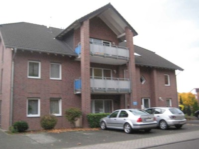 attraktive 3 Zimmer Wohnung im EG mit Terrasse