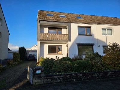 Große Doppelhaushälfte mit viel Potenzial in ruhiger Seitenstraße in zentraler Lage in DEL Stickgras