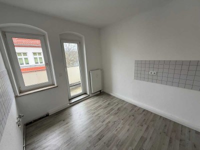 NEU! Helle Familienwohnung mit 3 Zimmern und Balkon