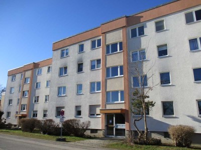 Hier findet jeder seinen Platz: frisch renovierte 4 Zimmer-Familienwohnung mit neuer EBK!