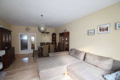 Schönes Wohnen in Sandhausen: 3 ZKB, 91m², mit Sonnenbalkon und Tiefgaragenstellplatz