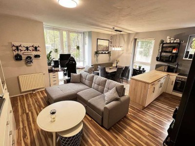 Geschmackvolle, vollständig renovierte 1,5-Zimmer-Wohnung mit Balkon und Einbauküche in Mölln