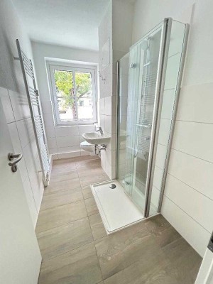 Neues Schmuckstück - sanierte 2 Zimmer Wohnung mit Einbauküche!