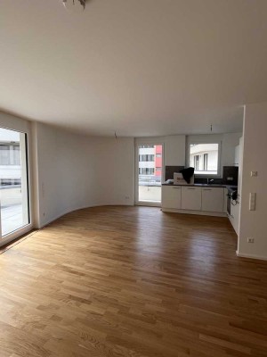 Stilvolle 3-Raum-Penthouse-Wohnung mit gehobener Innenausstattung mit Einbauküche in Leonberg