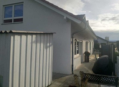 Gepflegte 3-Zimmer-EG-Wohnung mit Terrasse und EBK in Reutlingen