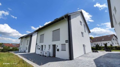 Moderne Doppelhaushälfte mit höchstem Energiestandard nach KfW 40 Plus-Standard
