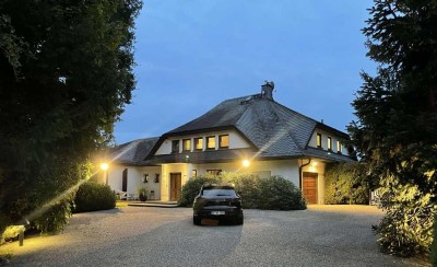 Einmalige Villa - SEEBURG - KuDamm 20 Min., provisionsfrei