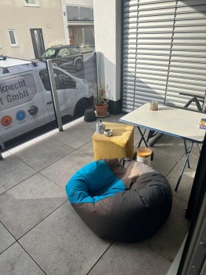 Geschmackvolle, neuwertige 2-Zimmer-Hochparterre-Wohnung mit geh. Innenausstattung mit Balkon