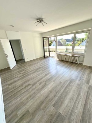 Frisch renovierte 1-Zimmer-Dachgeschosswohnung mit großer Sonnenterasse in ruhiger Lage von Gröbenze