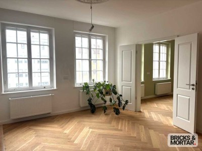 Exklusive Altbau-Dachgeschosswohnung im Jakoberviertel – Stil, Lage & steuerliche Vorteile vereint