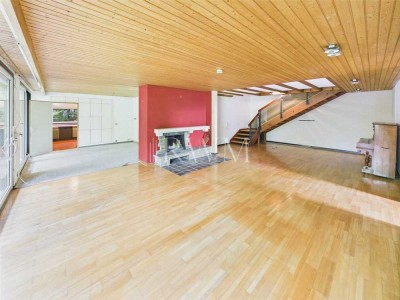 Zeitlose Eleganz in bester Lage. Zweifamilienhaus in Kressbach