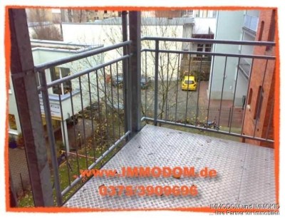 2,5-Zimmer-Wohnung mit großen BALKON und LAMINAT im Zentrum Zwickaus zu vermieten!